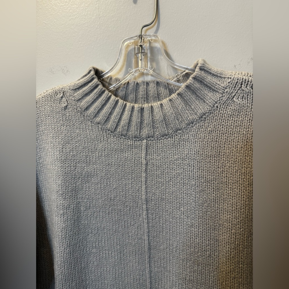 Ann Taylor women’s gray knit wool blend oversized sweater. Size Small - Picture 3 of 9
